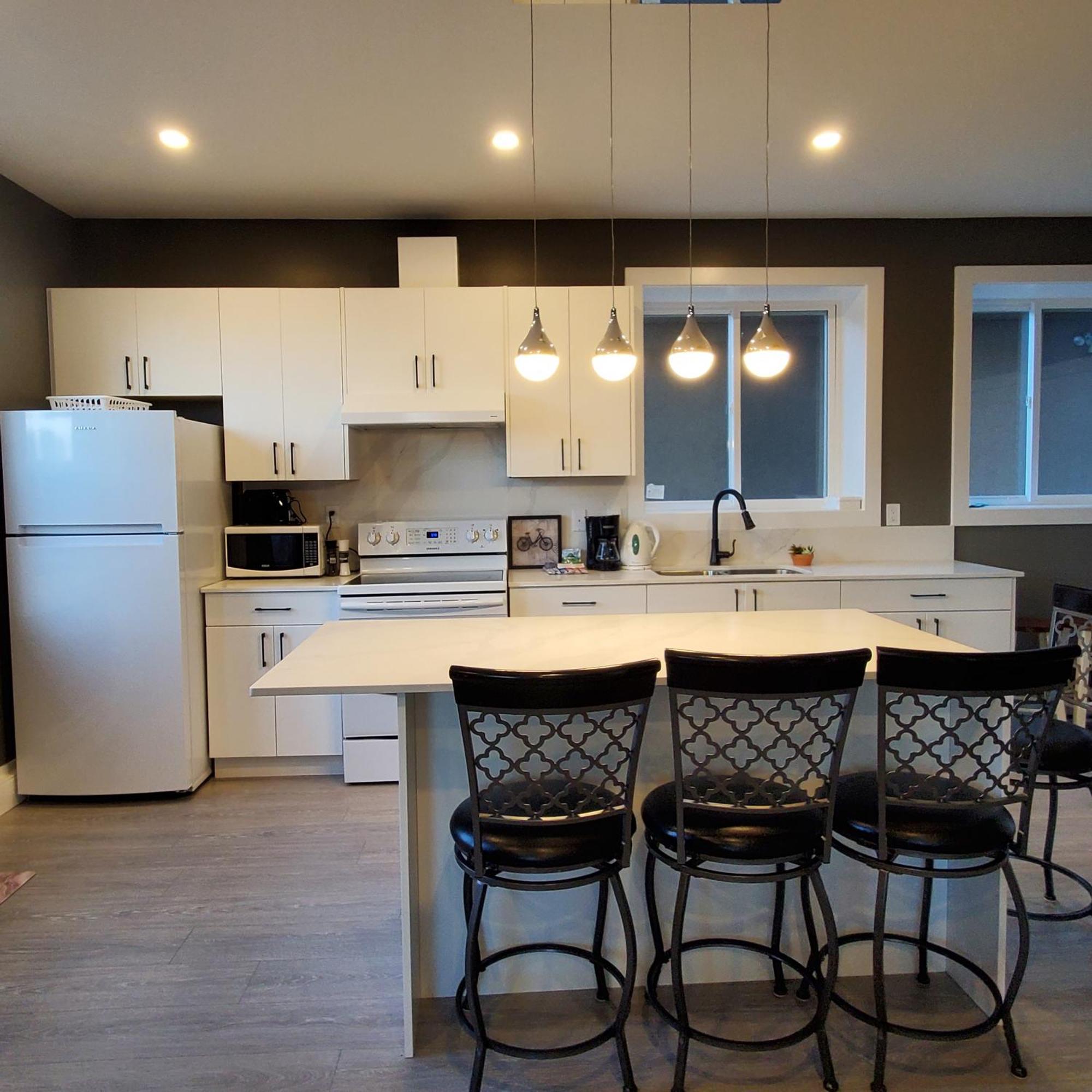 Mountain Retreat 3 Bedroom Garden House Near Heritage Park, Coliseum , Hwy 1, Fishing, Cultus Lake Chilliwack Rom bilde